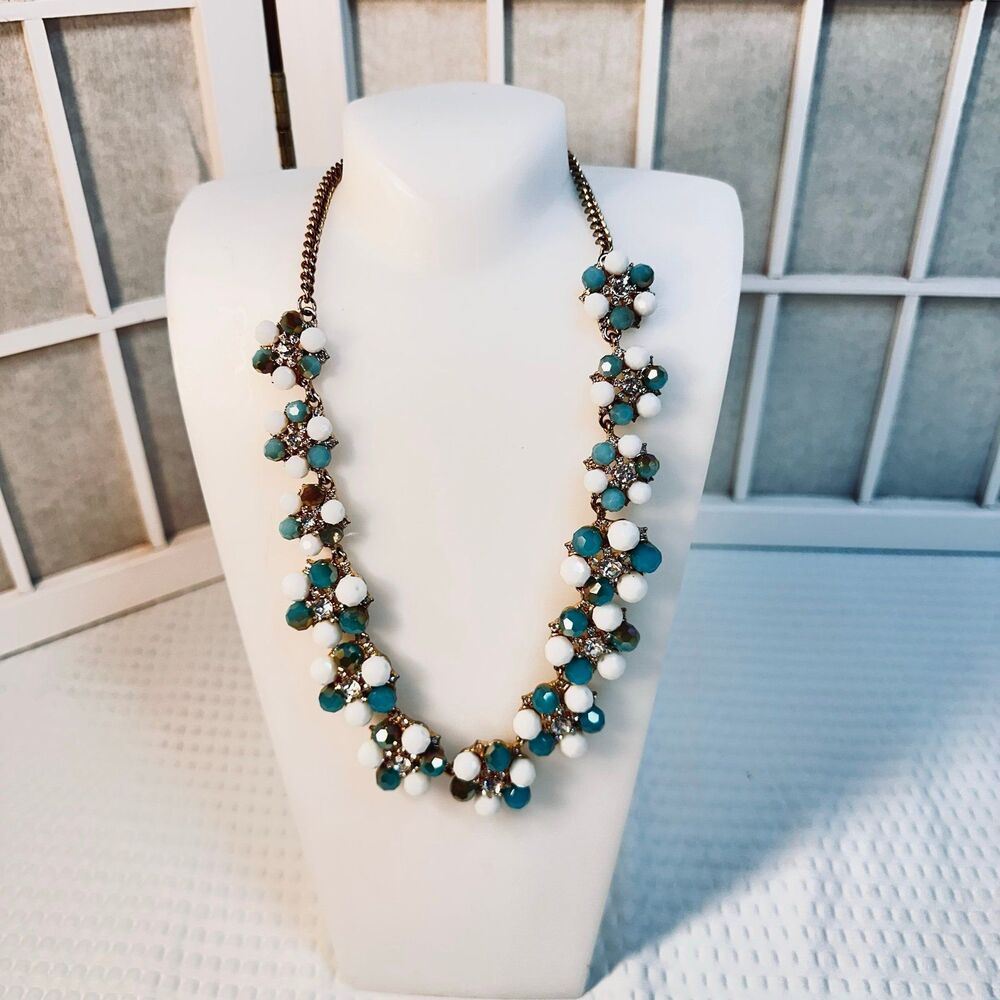 Beautiful Beaded Rhinestones Statement Necklace - Picture 3 of 8